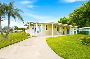 444 Riviera Blvd W, Naples, FL 34112 - Photo 2
