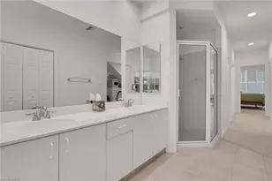 4872 W Blvd Ct, Naples, FL 34103 - Photo 16