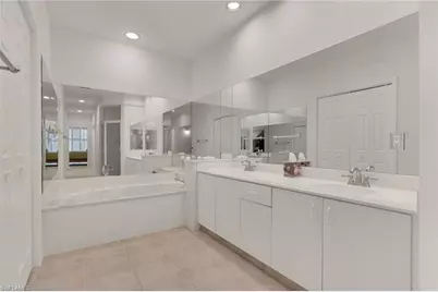4872 W Boulevard Ct, Naples, FL 34103 - Photo 12