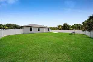 1109 N Hilton Cir, Labelle, FL 33935 - Photo 30
