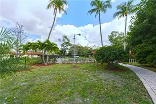 2041 Pine Isle Ln, Naples, FL 34112 - Photo 34