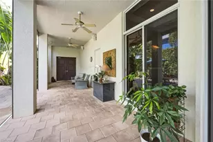 576 96th Ave N, Naples, FL 34108 - Photo 4