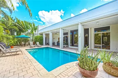 576 96th Ave N, Naples, FL 34108 - Photo 8