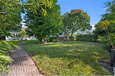 27218 Barefoot Ln, Bonita Springs, FL 34135 - Photo 2