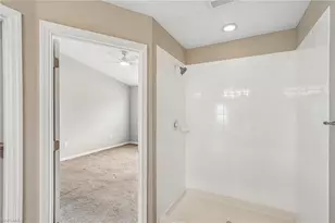 1104 Oxford Ln, Naples, FL 34105 - Photo 16