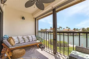 848 W Elkcam Cir, Marco Island, FL 34145 - Photo 18