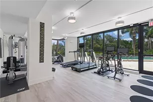 5555 Heron Point Dr, Naples, FL 34108 - Photo 10