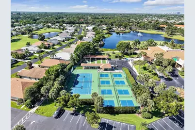 26416 Bonita Fairways Blvd, Bonita Springs, FL 34135 - Photo 32