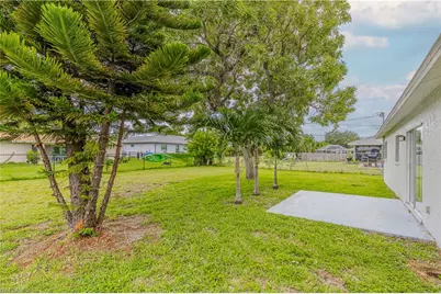 216 SE 27th Ter, Cape Coral, FL 33904 - Photo 20