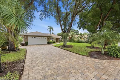 1073 N Alhambra Cir, Naples, FL 34103 - Photo 16