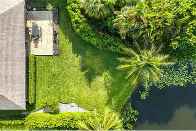 1073 N Alhambra Cir, Naples, FL 34103 - Photo 2