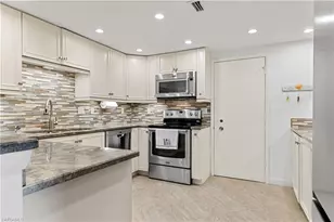 3399 Gulf Shore Blvd N, Naples, FL 34103 - Photo 4