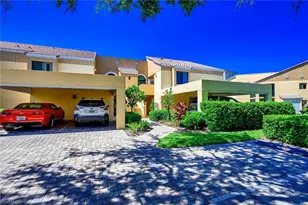 583 Beachwalk Cir, Naples, FL 34108 - Photo 4