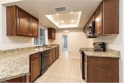 321 NE 10th St, Cape Coral, FL 33909 - Photo 6
