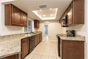 321 NE 10th St, Cape Coral, FL 33909 - Photo 6