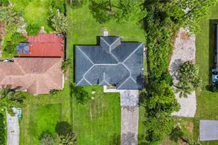 2071 20th Ave NE, Naples, FL 34120 - Photo 34