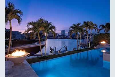 3801 Crayton Rd, Naples, FL 34103 - Photo 4