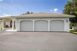 1285 Driftwood Dr, North Fort Myers, FL 33903 - Photo 4