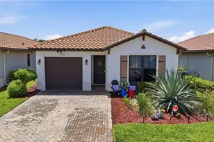 8932 Madrid Cir, Naples, FL 34104 - Photo 6