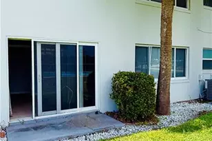 3250 10th St N, Naples, FL 34103 - Photo 6