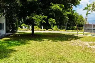 3250 10th St N, Naples, FL 34103 - Photo 2