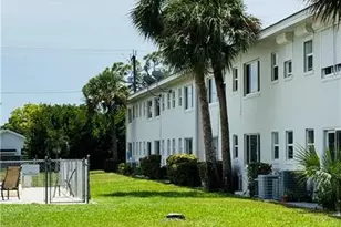 3250 10th St N, Naples, FL 34103 - Photo 4