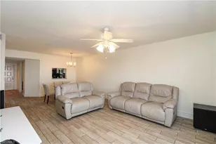 7794 Emerald Cir, Naples, FL 34109 - Photo 20