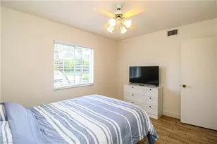 7794 Emerald Cir, Naples, FL 34109 - Photo 32
