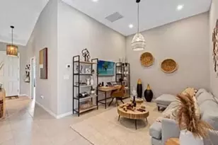 9397 Pocida Ct, Naples, FL 34119 - Photo 10