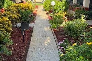 2074 Pine Isle Ln, Naples, FL 34112 - Photo 2
