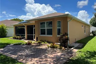 608 Crossfield Cir, Naples, FL 34104 - Photo 10