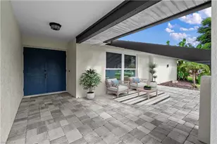 125 Westwood Dr, Naples, FL 34110 - Photo 4