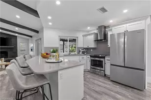 125 Westwood Dr, Naples, FL 34110 - Photo 8