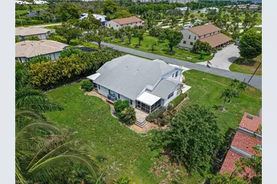 13511 Siesta Pines Ct, Fort Myers, FL 33908 - Photo 10