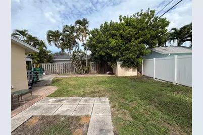 685 95th Ave N, Naples, FL 34108 - Photo 16