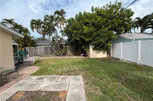 685 95th Ave N, Naples, FL 34108 - Photo 16