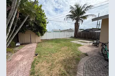 685 95th Ave N, Naples, FL 34108 - Photo 18
