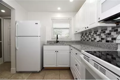 200 Turtle Lake Ct #108, Naples, FL 34105 - Photo 8