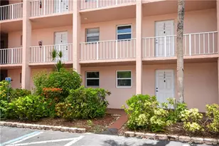 200 Turtle Lake Ct, Naples, FL 34105 - Photo 2