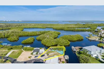4785 Mali Ct, Bonita Springs, FL 34134 - Photo 6