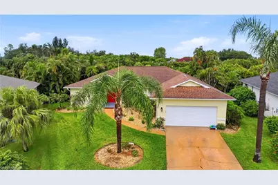 8950 Bracken Way, Fort Myers, FL 33908 - Photo 4
