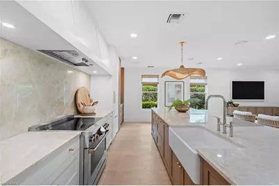 189 Edgemere Way S, Naples, FL 34105 - Photo 6