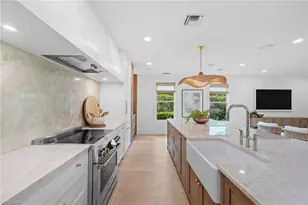189 Edgemere Way S, Naples, FL 34105 - Photo 6