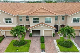 2744 Blossom Wy, Naples, FL 34120 - Photo 4