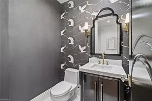 705 10th St S, Naples, FL 34102 - Photo 18