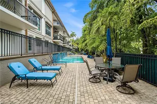 705 10th St S, Naples, FL 34102 - Photo 6