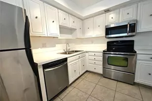 3050 Presidential Way, West Palm Beach, FL 33401 - Photo 8