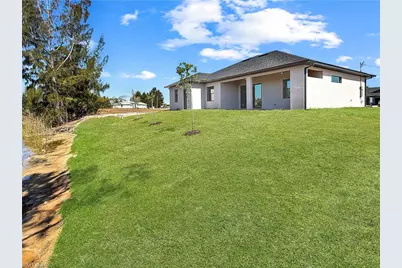2206 NE 35th Ln, Cape Coral, FL 33909 - Photo 24