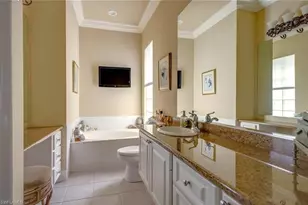 3917 Isla Ciudad Ct, Naples, FL 34109 - Photo 12