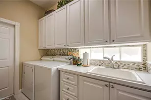 3917 Isla Ciudad Ct, Naples, FL 34109 - Photo 16